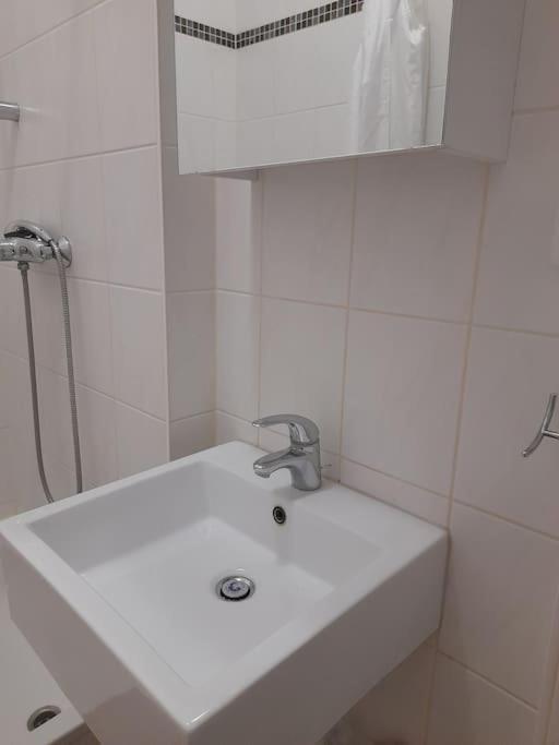 Zwei-Zimmer Wohnung In Wiesbadens Westend 외부 사진